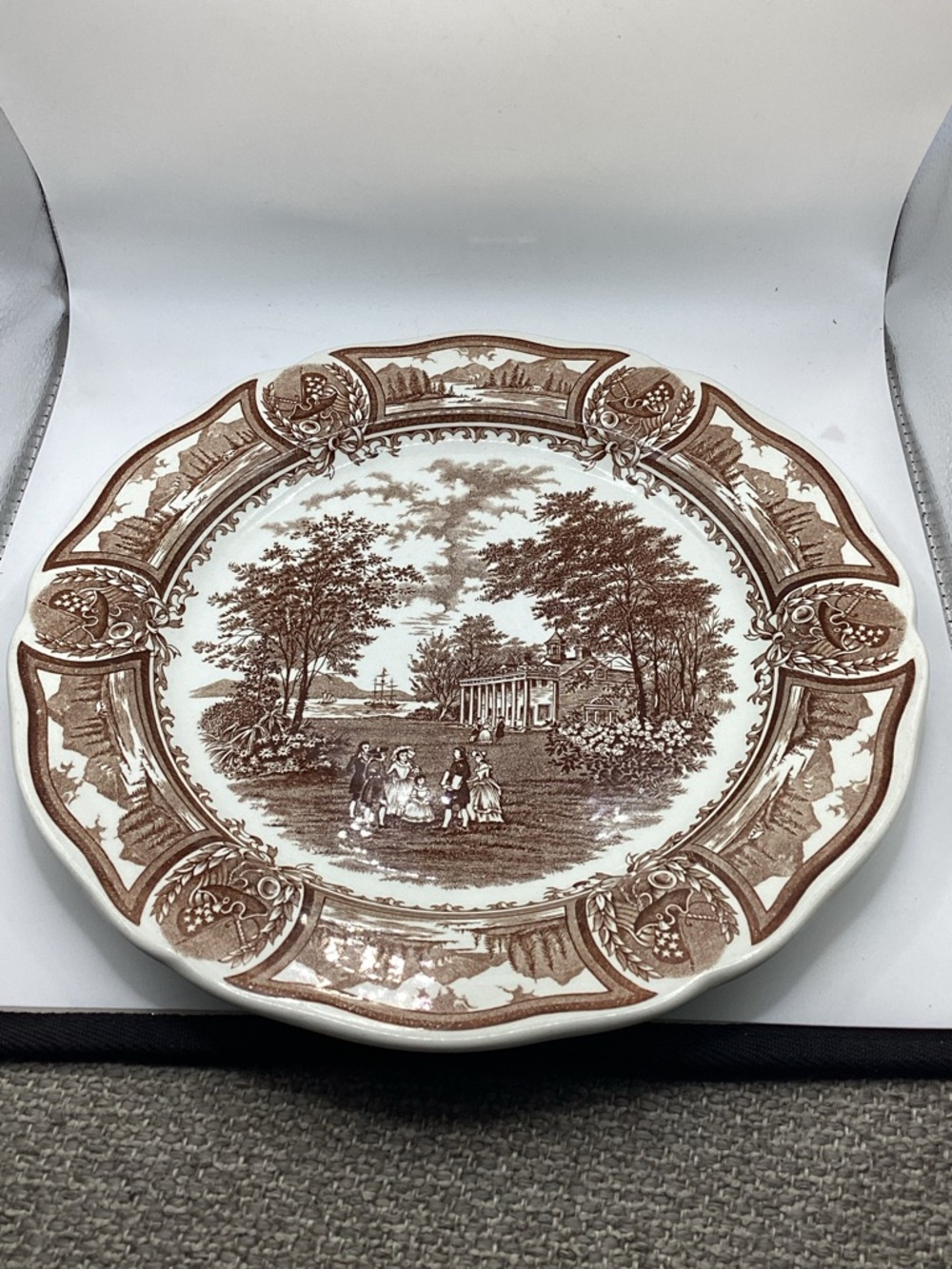 Brown Scenic Transferware Dinner Plate - Mt. Vernon Scene 10.25”